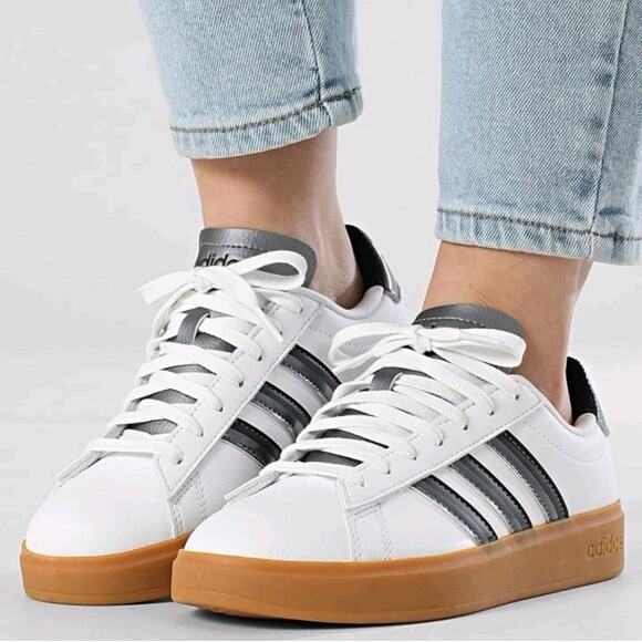 Adidas Grand Court 2.0 Women's Athletic Sneakers Size 6.5 White Academia Preppy - Picture 2 of 15